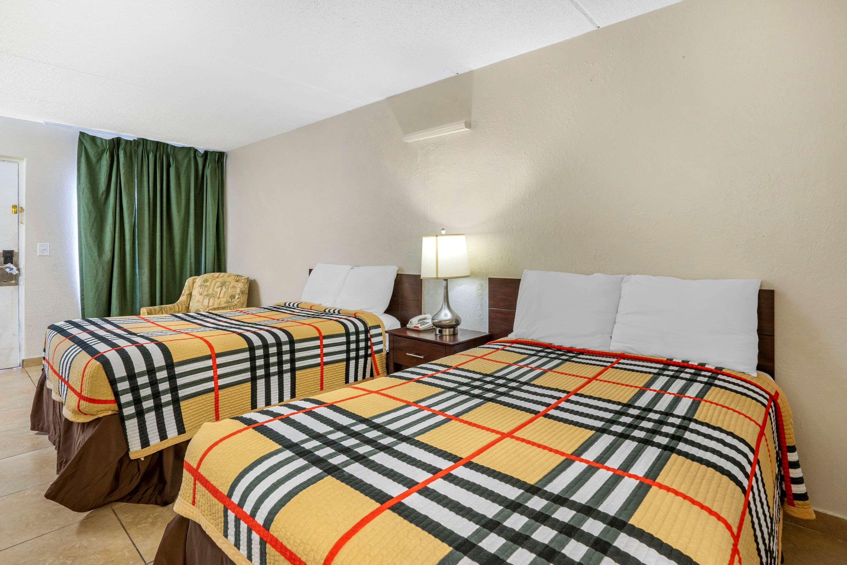 Rodeway Inn Clearwater-Dunedin Eksteriør billede