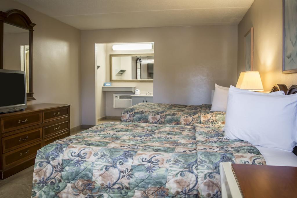 Rodeway Inn Clearwater-Dunedin Eksteriør billede