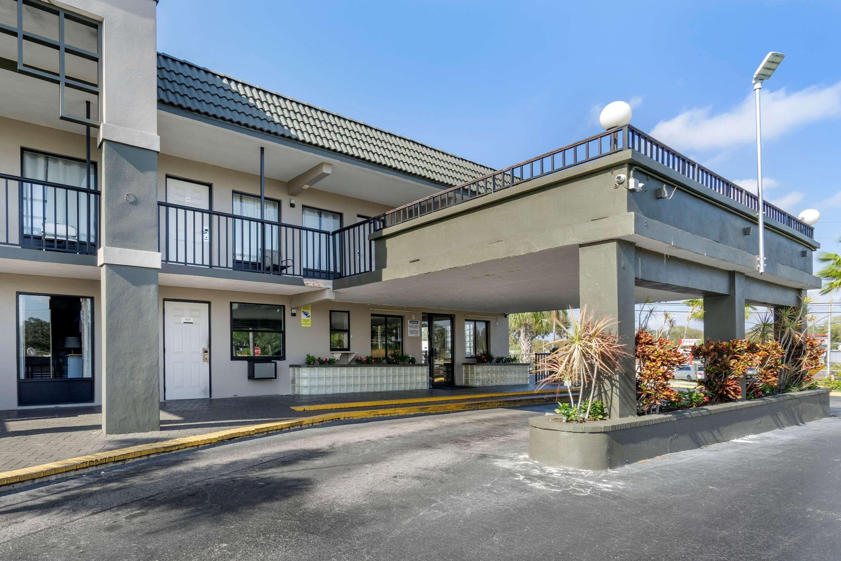 Rodeway Inn Clearwater-Dunedin Eksteriør billede