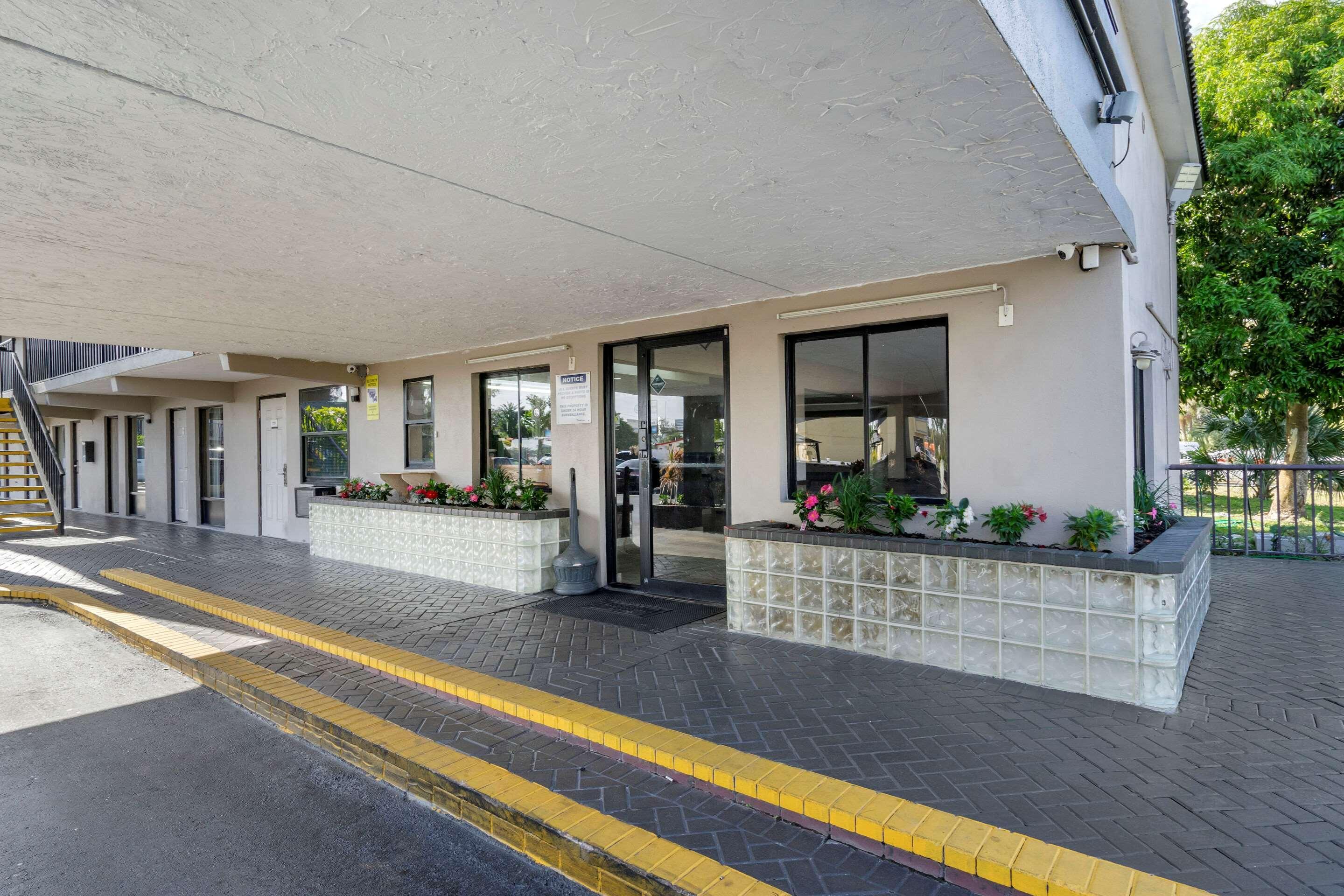 Rodeway Inn Clearwater-Dunedin Eksteriør billede