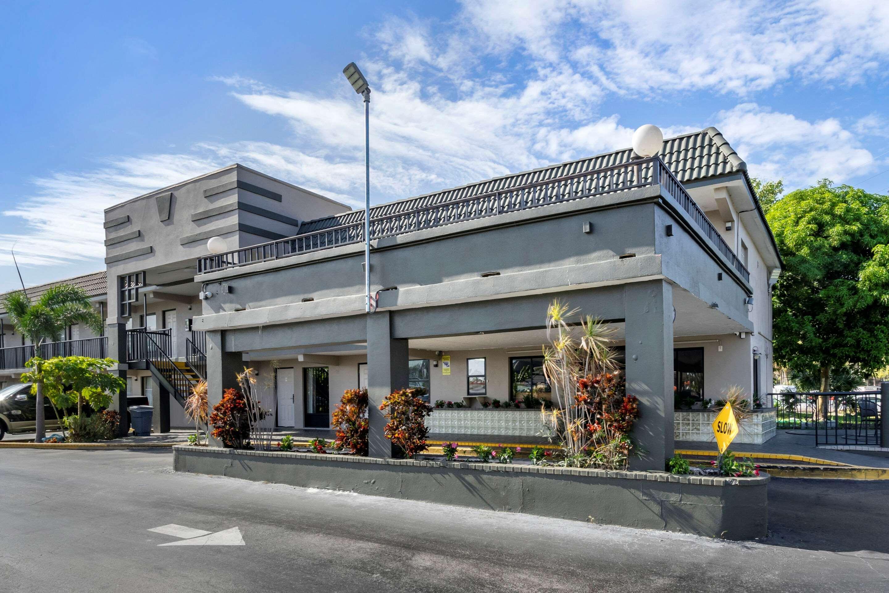 Rodeway Inn Clearwater-Dunedin Eksteriør billede